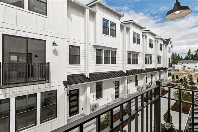 $2,800 | 12107 127th Ave Court East, Puyallup, WA 98374