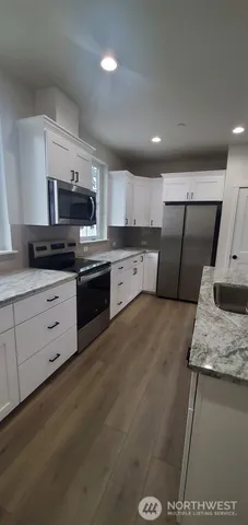 $2,800 | 12107 127th Ave Court East, Puyallup, WA 98374