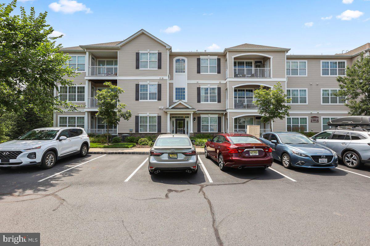 821 Timberlake Drive Ewing, NJ 08618 - Photo 2 of 27