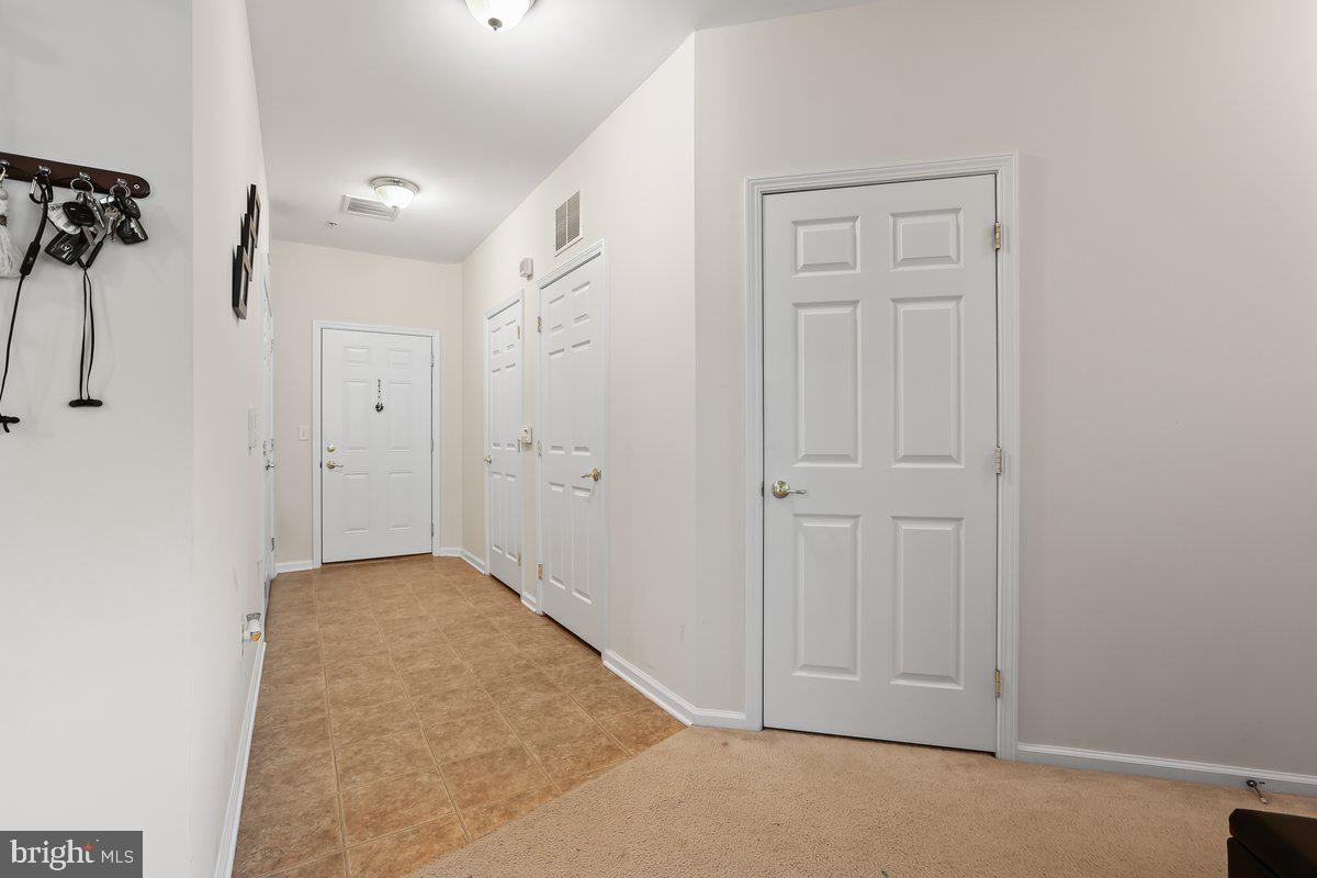 821 Timberlake Drive Ewing, NJ 08618 - Photo 3 of 27