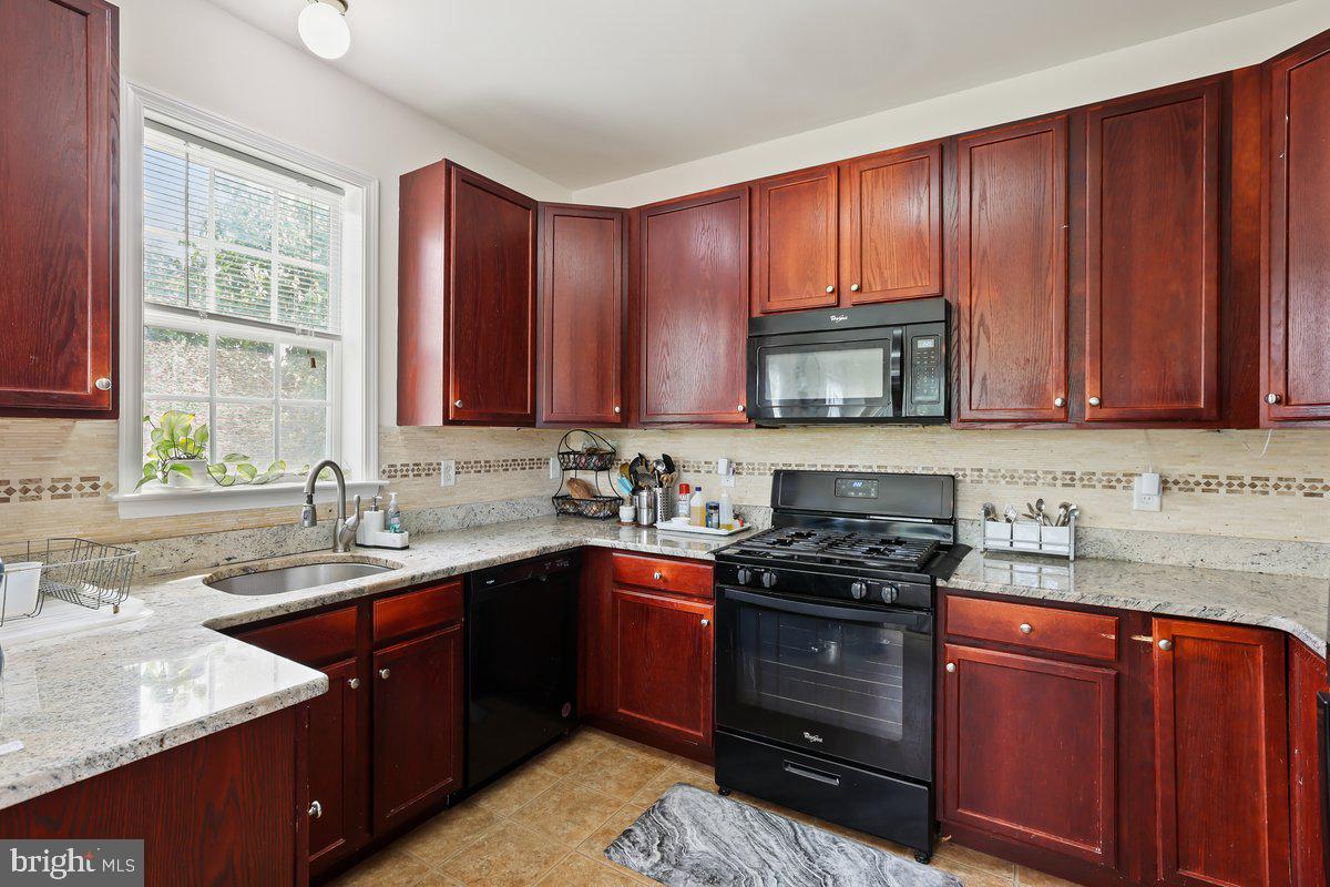 821 Timberlake Drive Ewing, NJ 08618 - Photo 7 of 27