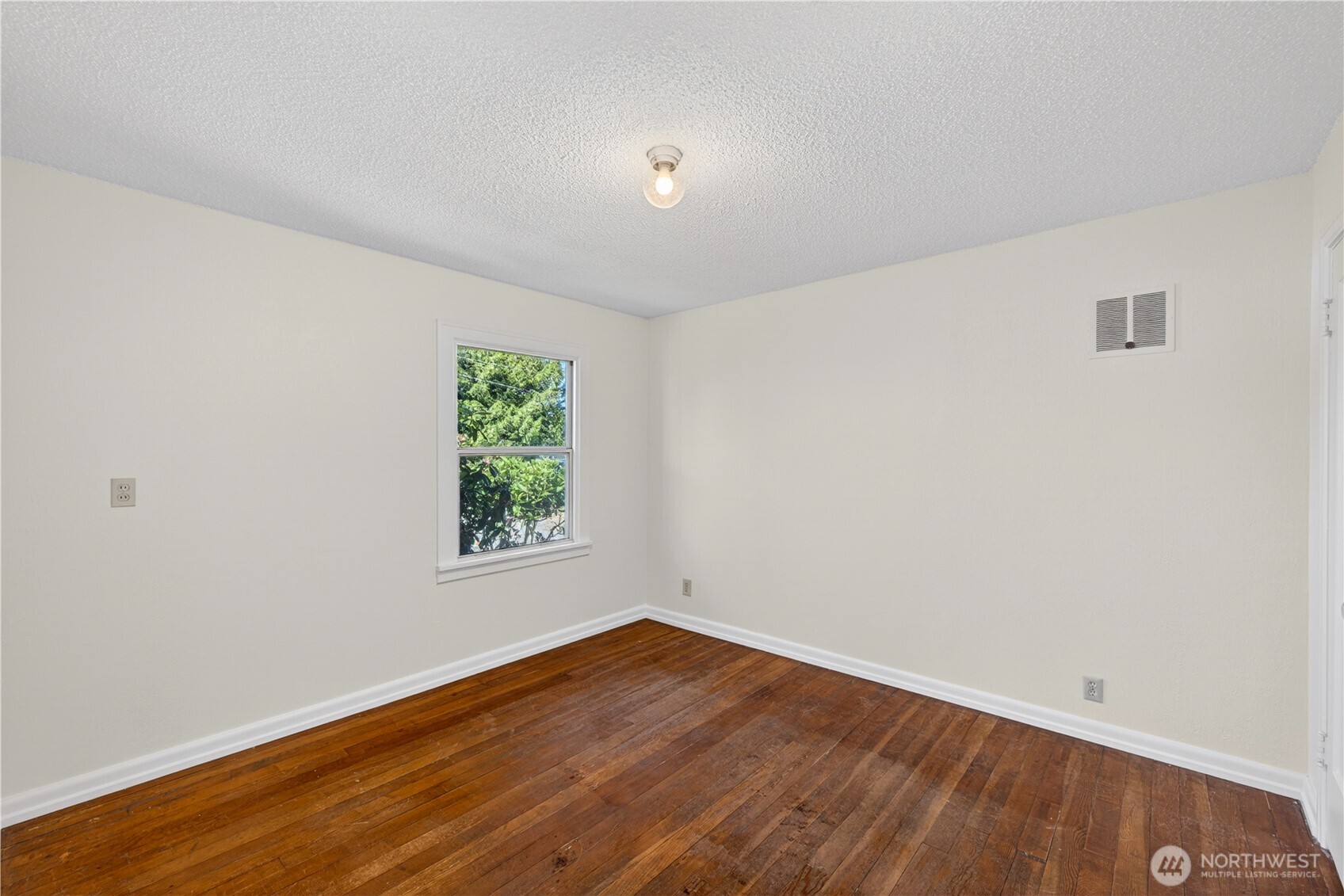 2009 11th Street Anacortes, WA 98221 - Photo 12 of 26