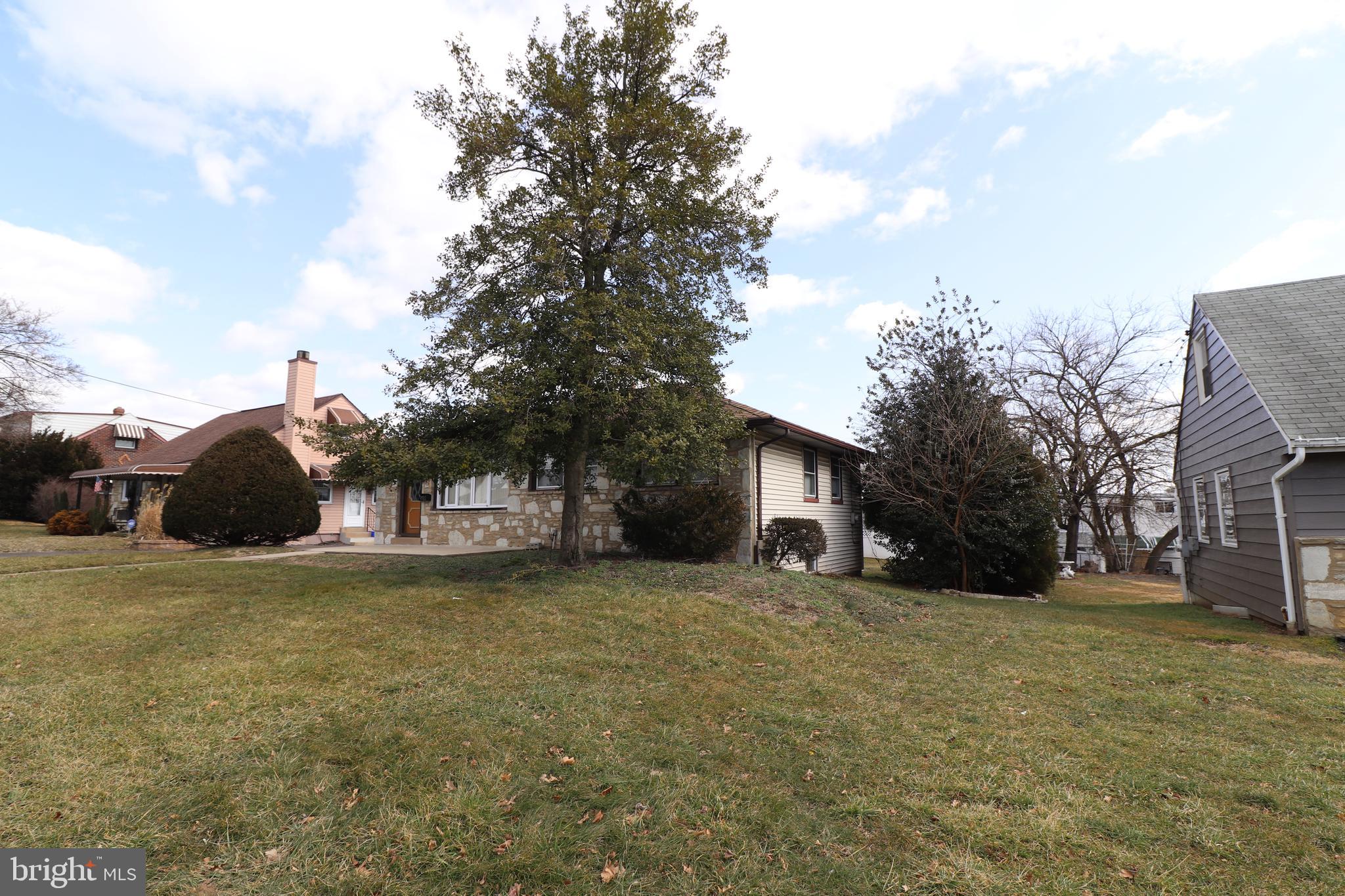 9311 Academy Road Philadelphia, PA 19114 - Photo 3 of 63 Gallery Image 3