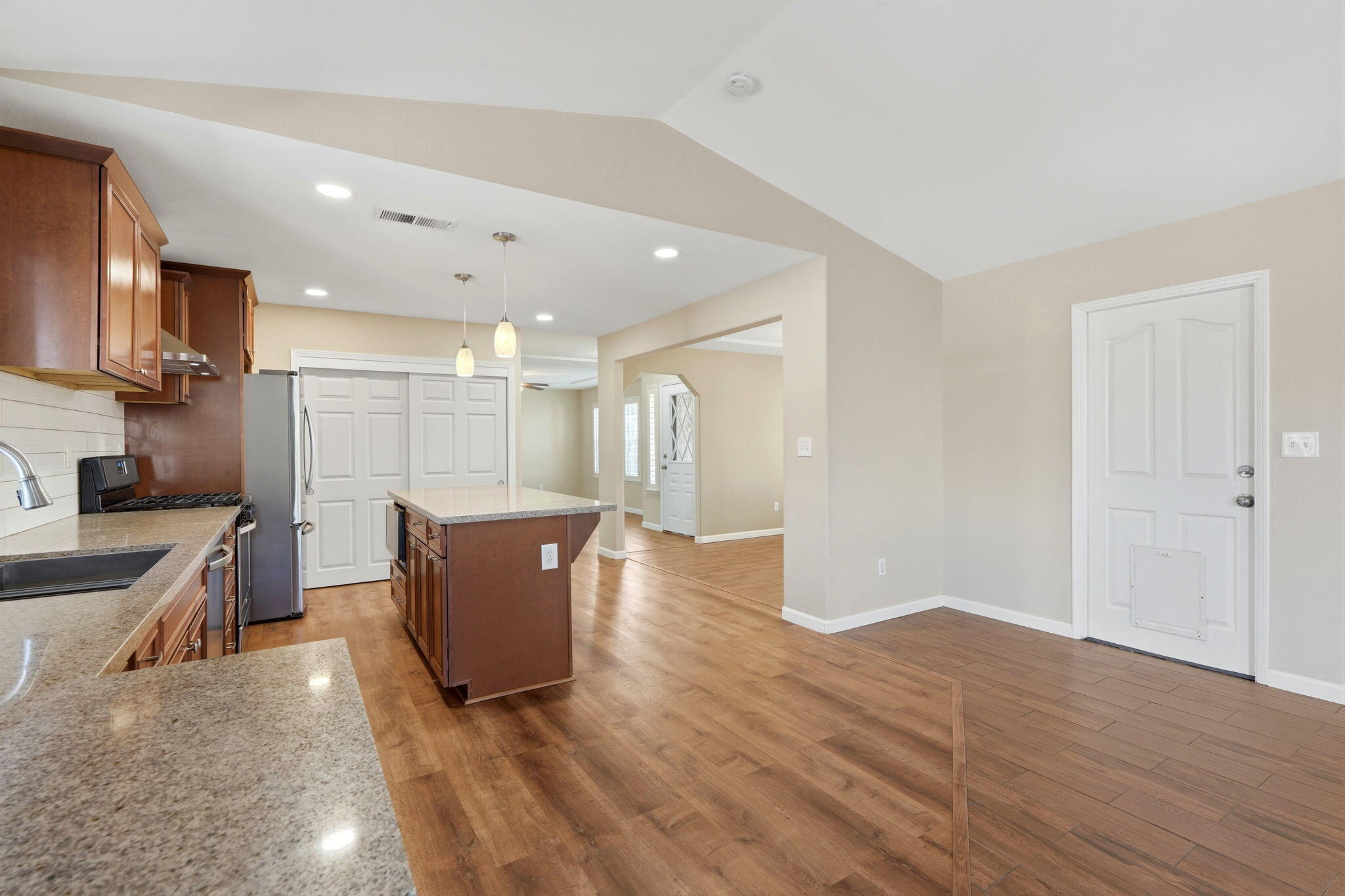 702 Montecito Court Lemoore, CA 93245 - Photo 20 of 50