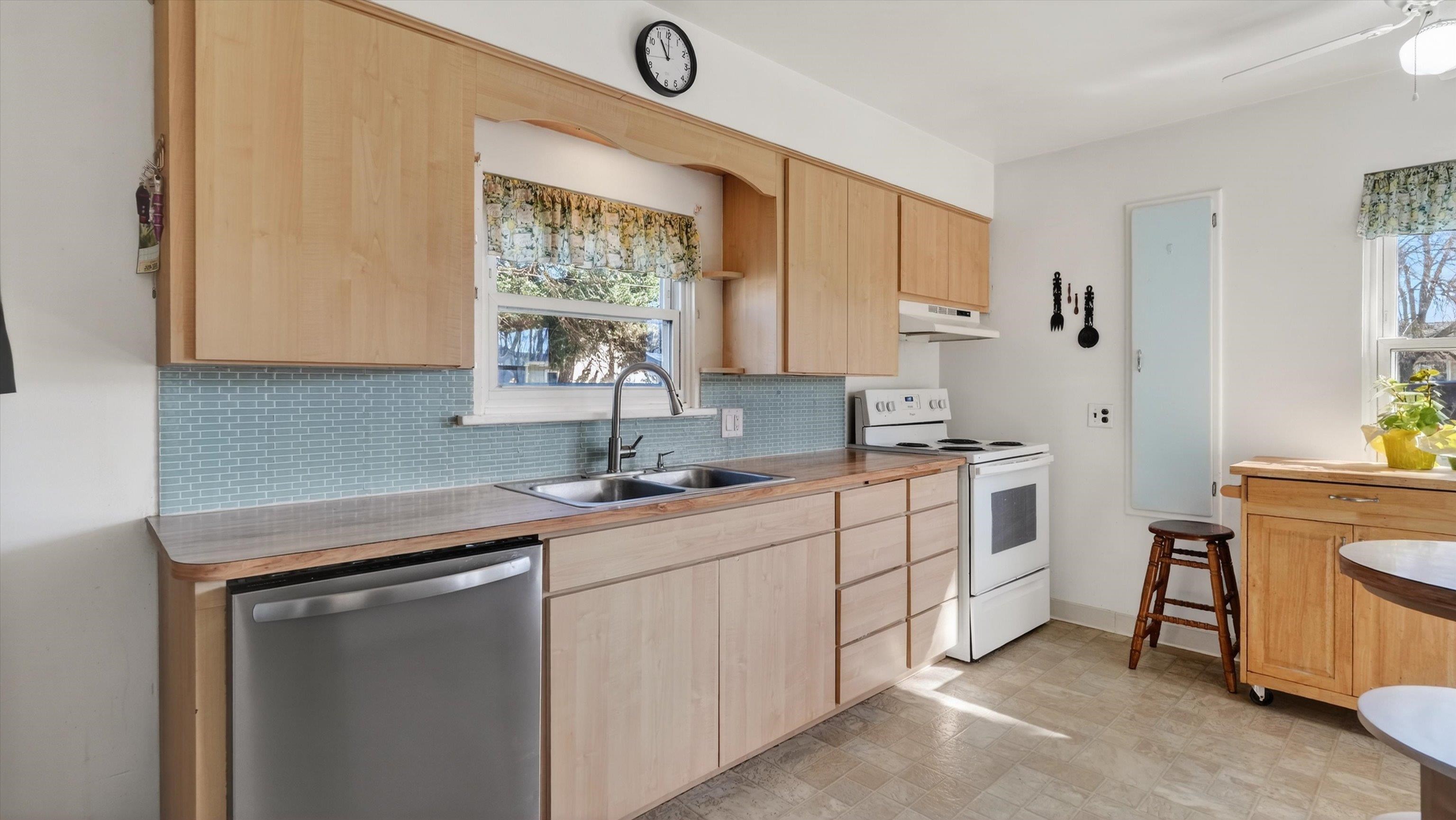 4828 North Wall Street Spokane, WA 99205 - Photo 13 of 41