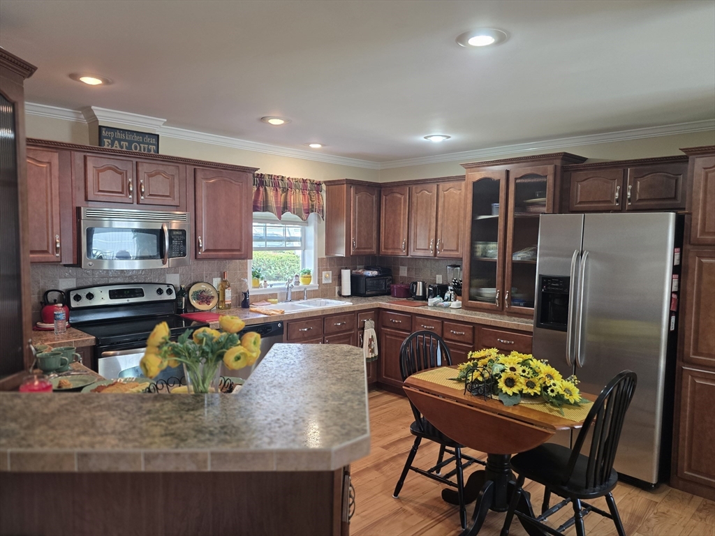 2 Settlers Road Taunton, MA 02780 - Photo 5 of 25 Gallery Image 5