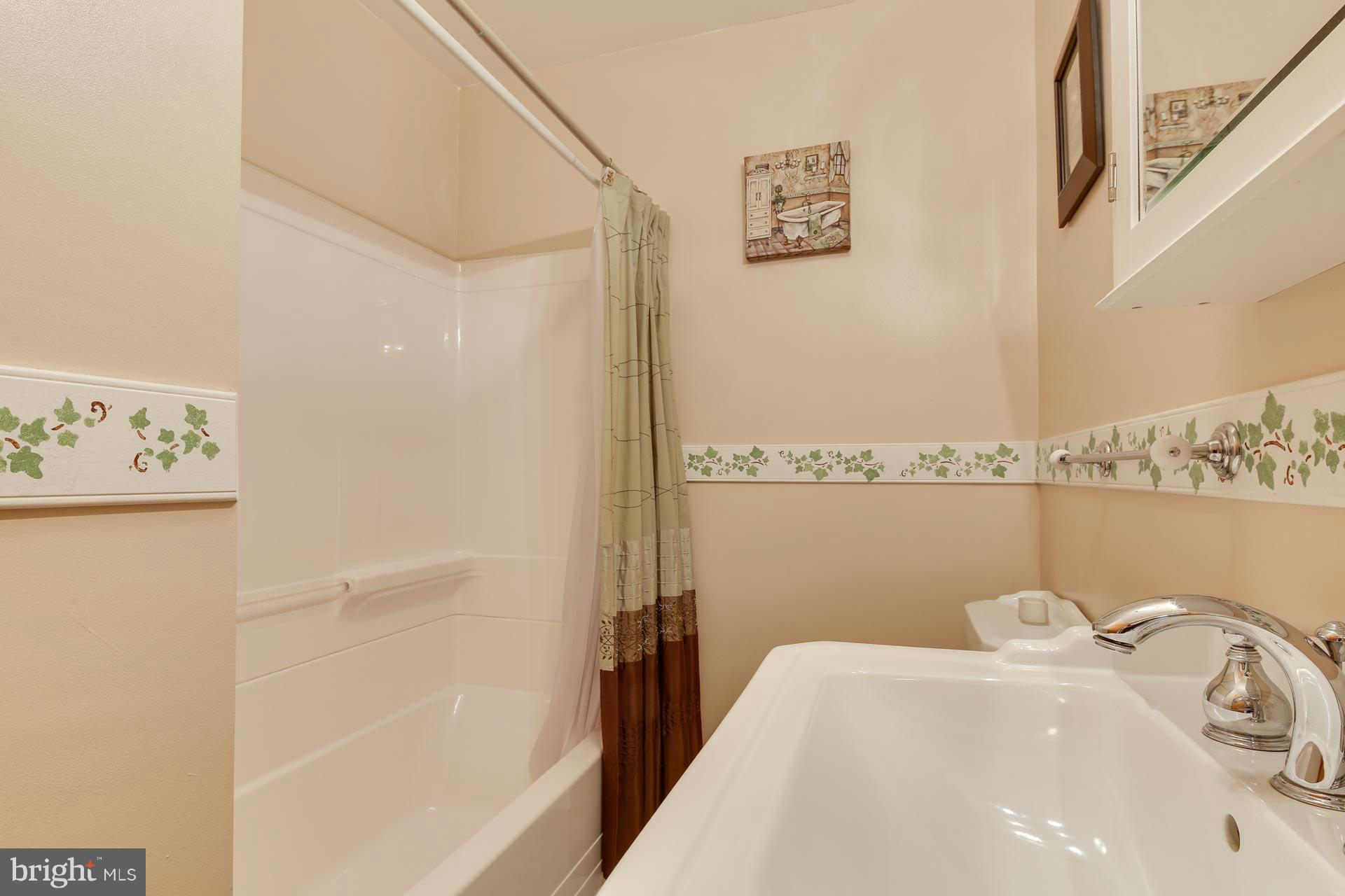 11204 Albeth Road Marriottsville, MD 21104 - Photo 21 of 30 Bath