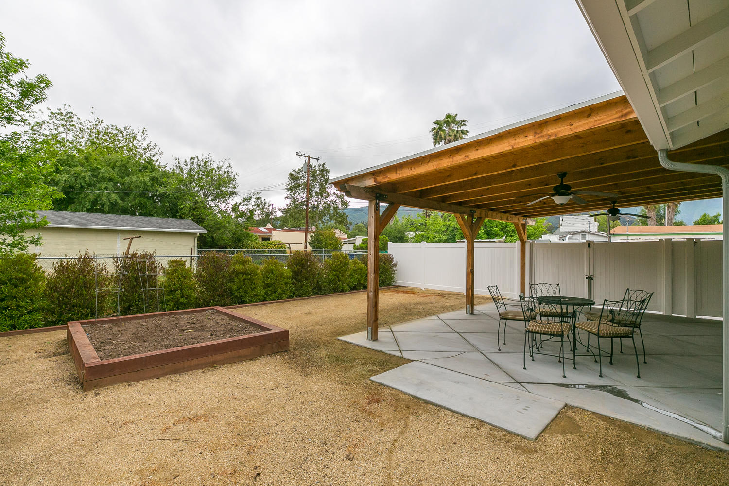 110 Park Road Ojai, CA 93023 - Photo 18 of 24 TwoFishDigital_110ParkV2-22