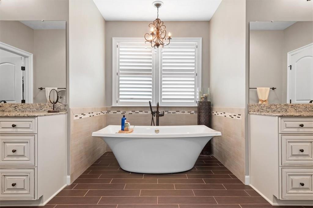 200 Durrow Court Mars, PA 16046 - Photo 25 of 50 a spacious bathroom with a bathtub and sink