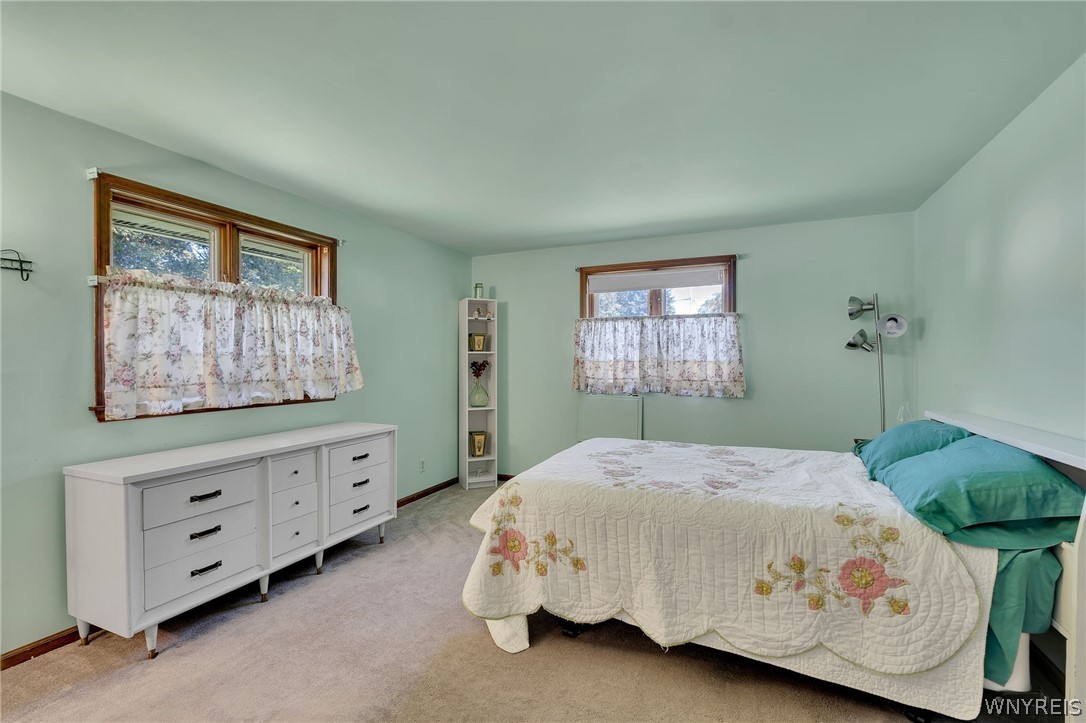 2579 Niagara Road Wheatfield, NY 14304 - Photo 13 of 30 Master bedroom