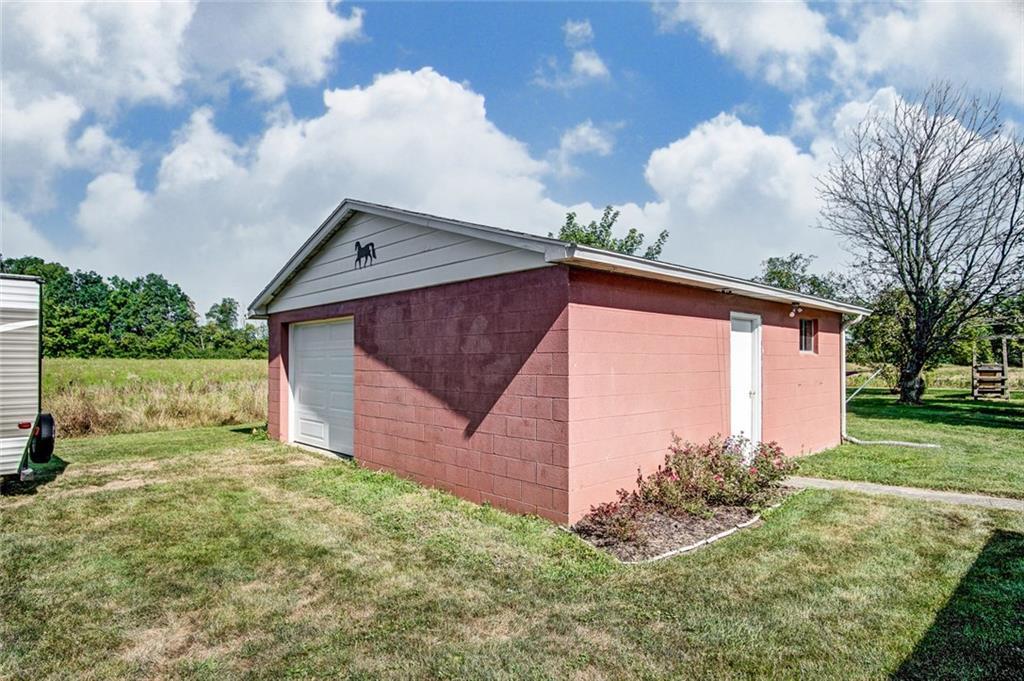 4220 Bentley Road Springfield, OH 45504 - Photo 33 of 36