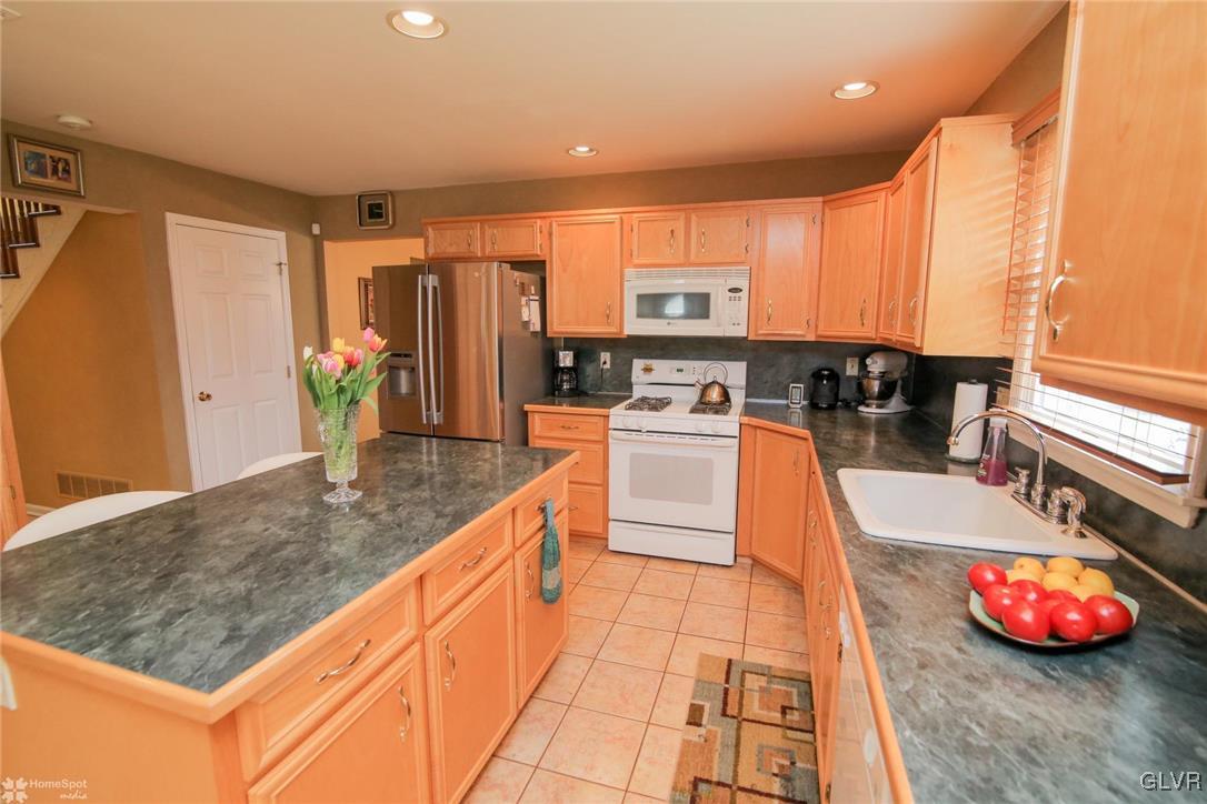 4050 Ruth Road Bethlehem, PA 18020 - Photo 3 of 48 Gallery Image 3