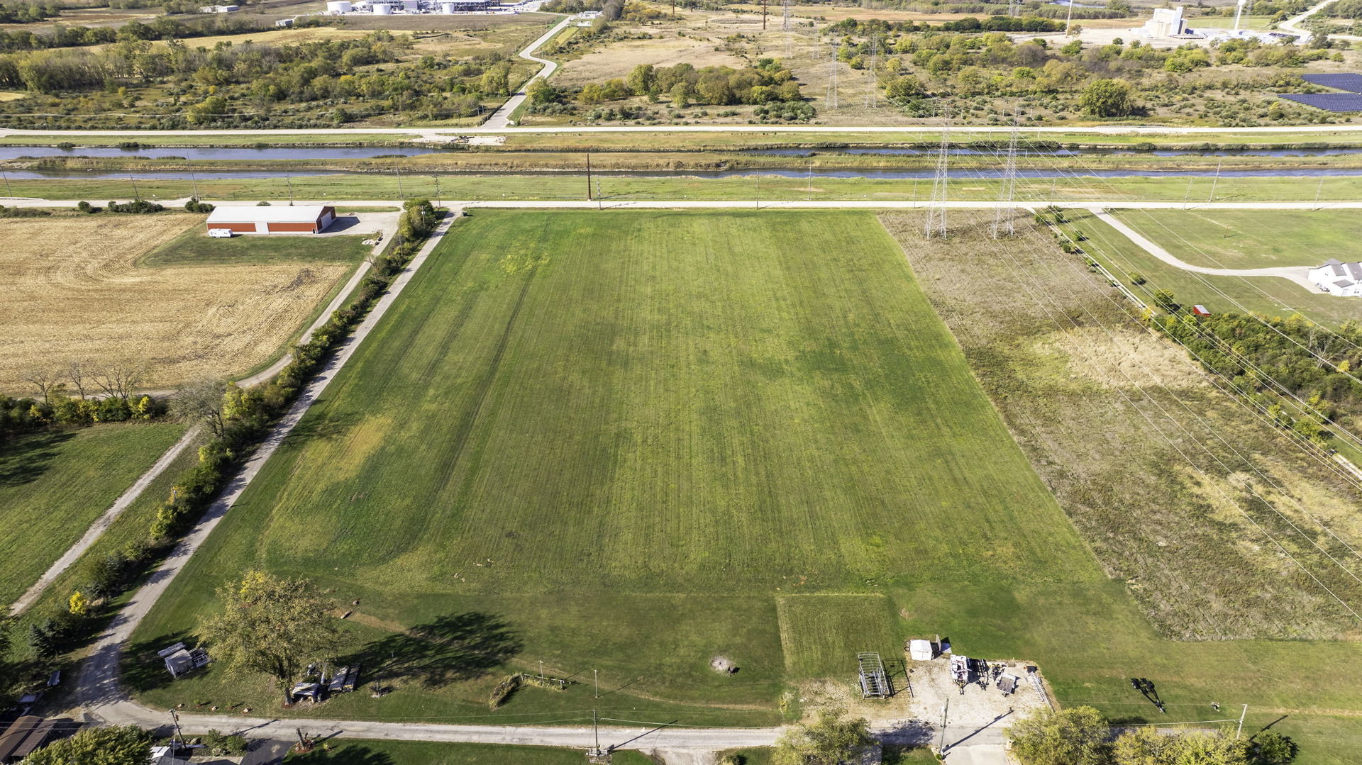 1 North Dresden Road Morris, IL 60450 - Photo 6 of 12 a view of an ocean and beach