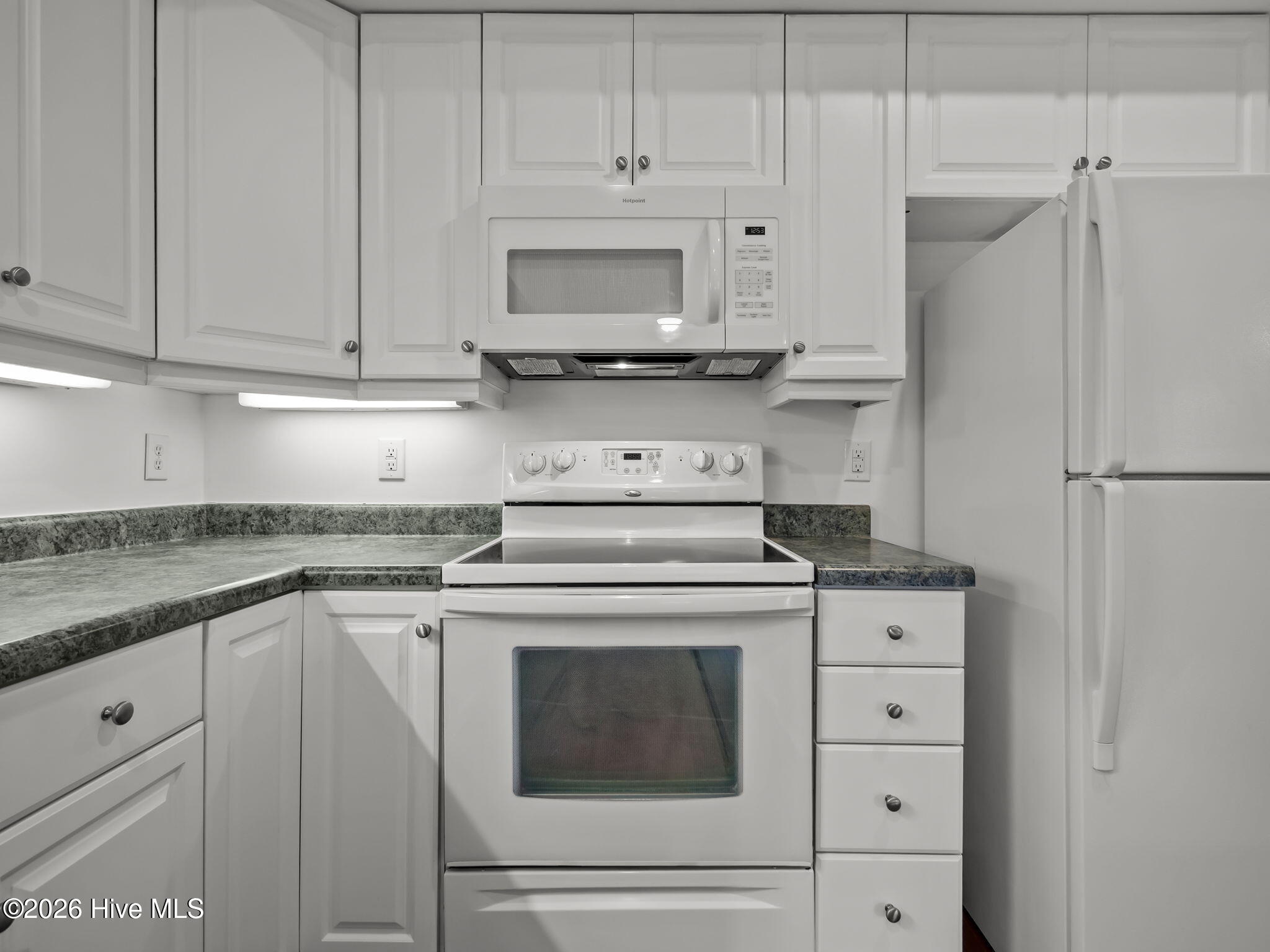 200 Lighthouse Lane, Unit A1 Cedar Point, NC 28584 - Photo 18 of 33 NEW MICROWAVE