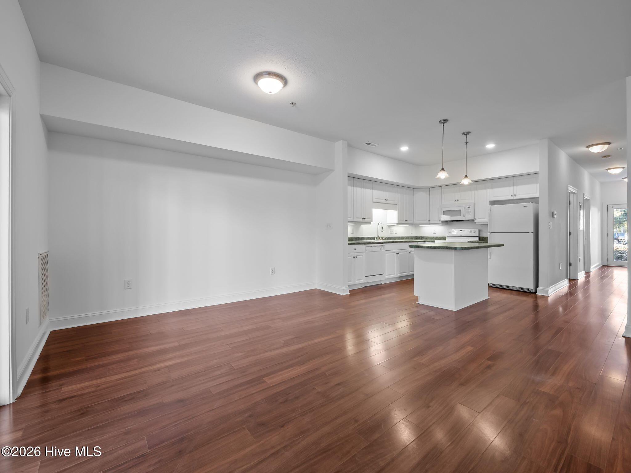 200 Lighthouse Lane, Unit A1 Cedar Point, NC 28584 - Photo 8 of 34 EAT IN DINING AREA