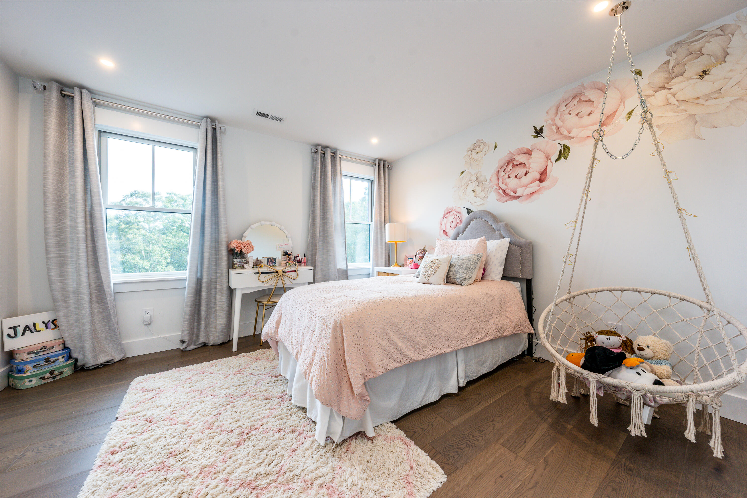 180 Kettle Hole Road West Barnstable, MA 02668 - Photo 40 of 53 a bedroom with a bed and a window