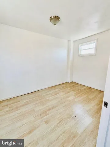 $1,000 | 240-42 West Glenwood Avenue, Philadelphia, PA 19140