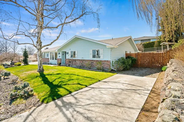 $649,900 | 608 North 56th Avenue, Yakima, WA 98908