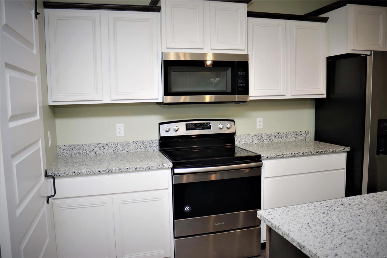 15660 Jadin Road Marion, IL 62959 - Photo 14 of 45