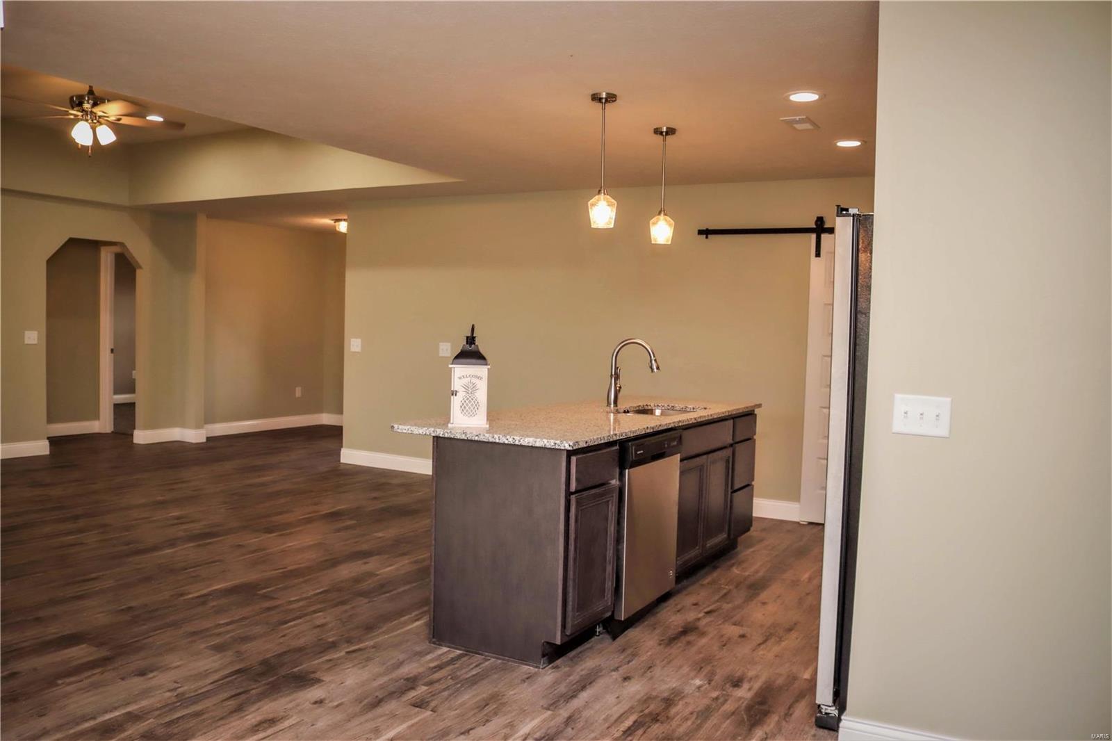 15660 Jadin Road Marion, IL 62959 - Photo 9 of 45