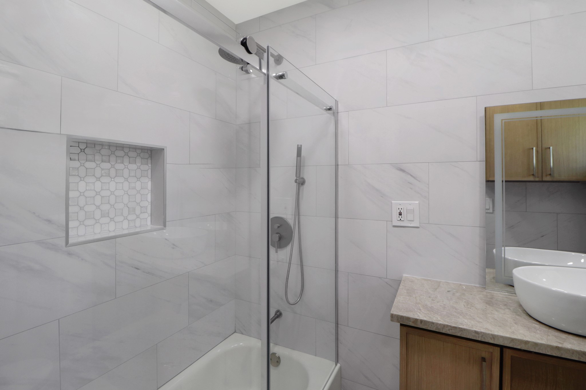 5451 Redstart Street Houston, TX 77096 - Photo 14 of 22