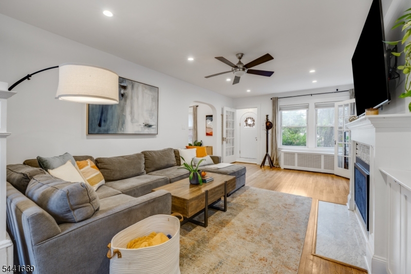 19 Buckingham Road West Orange, NJ 07052 - Photo 11 of 50