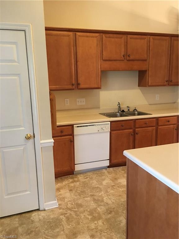 4704 Ridgefall Road Greensboro, NC 27410 - Photo 8 of 14