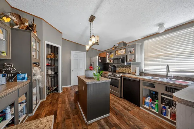 $249,000 | 12751 County Road 1200, Malakoff, TX 75148