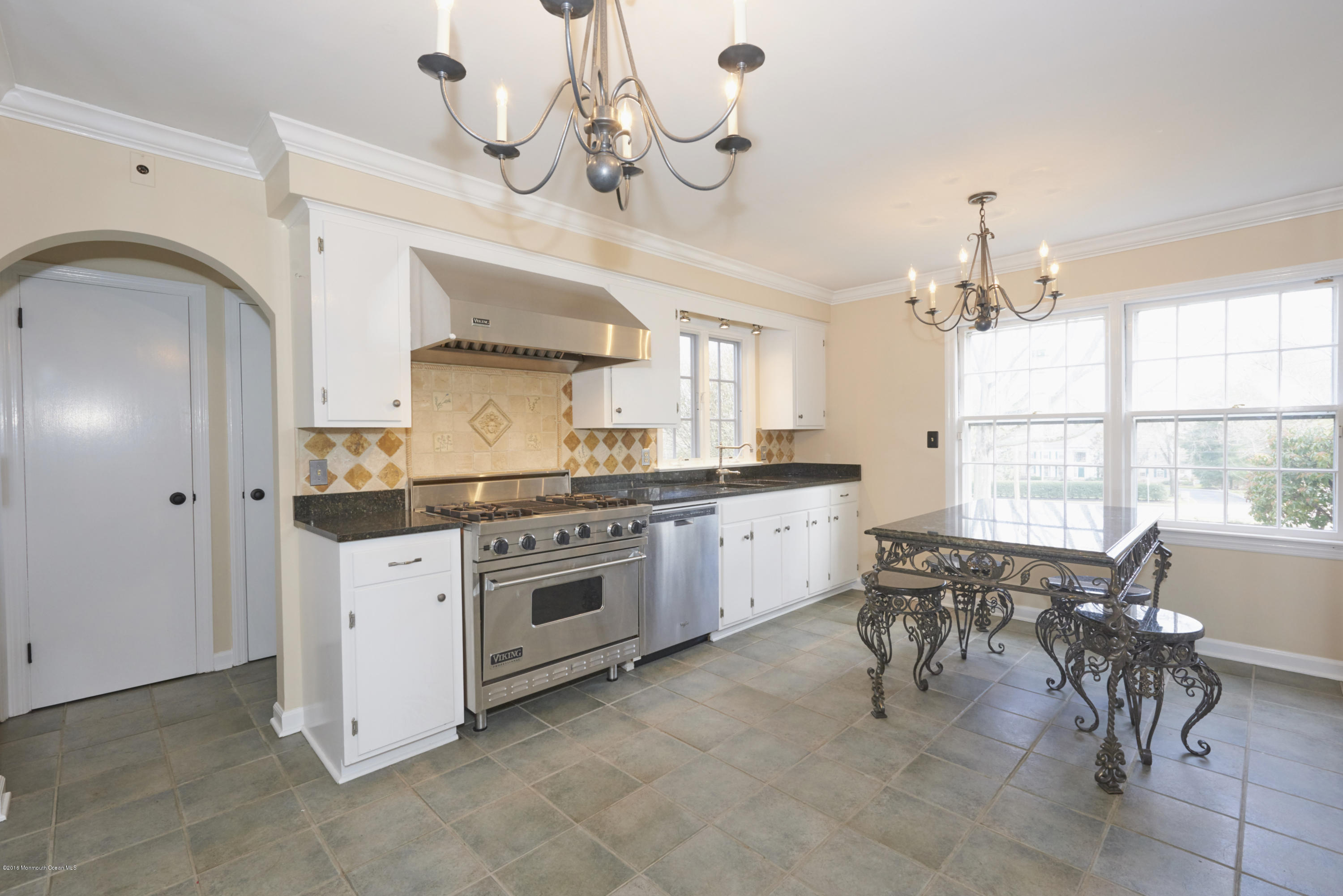 568 Ridge Road Fair Haven, NJ 07704 - Photo 11 of 18 1706