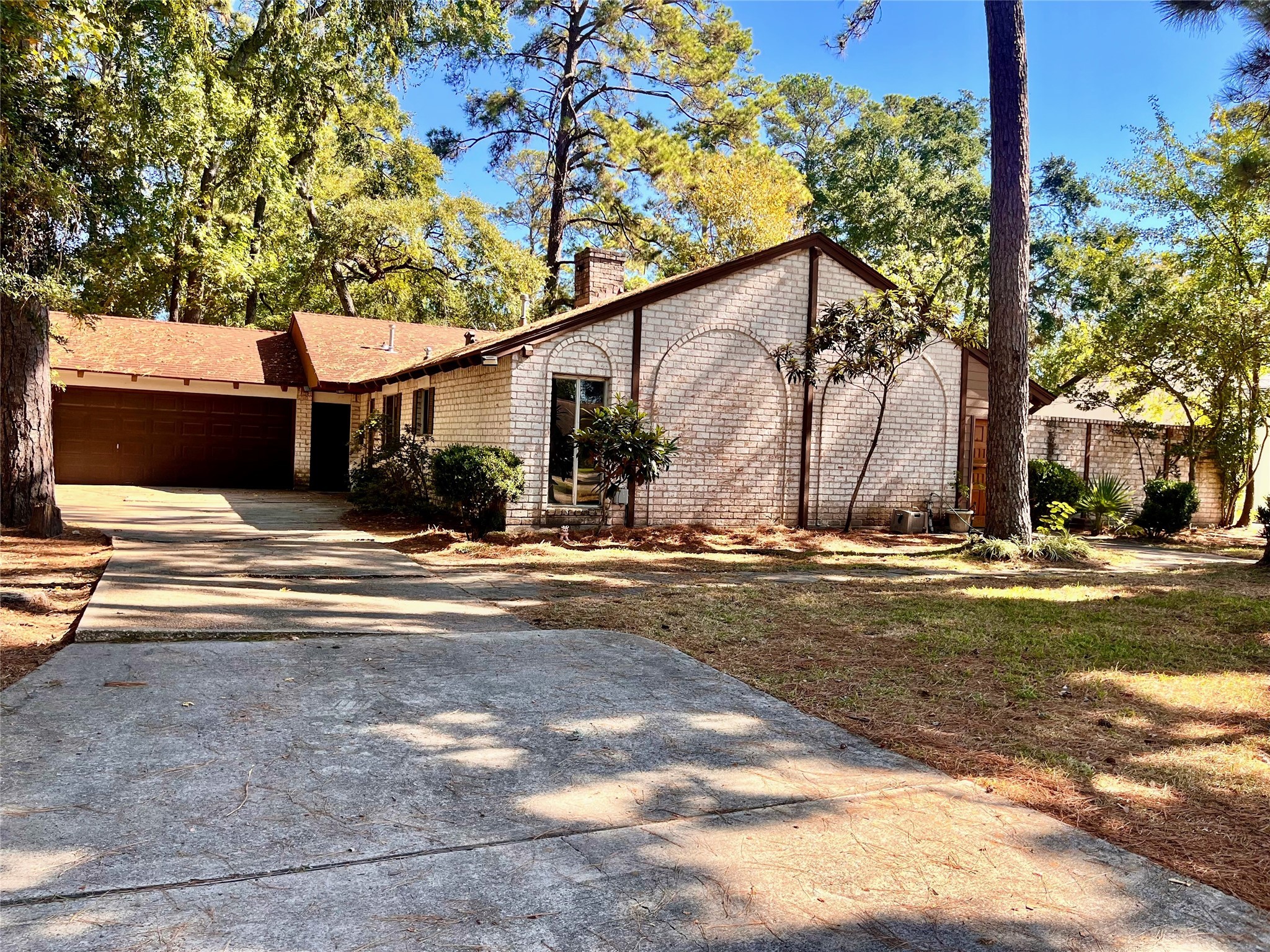 1914 Indian Shores Road Crosby, TX 77532 - Photo 2 of 34
