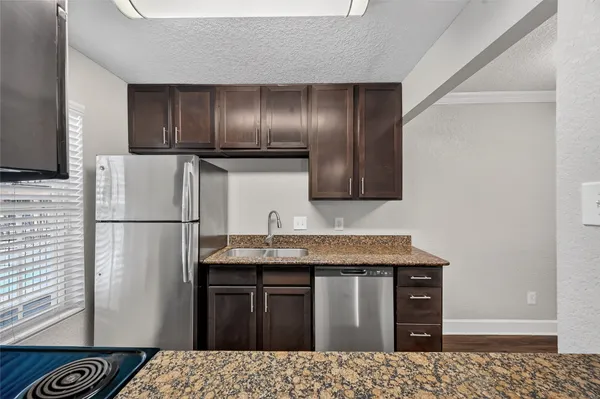 $950 | 4101 East NASA Parkway, Unit 203, El Lago, TX 77586