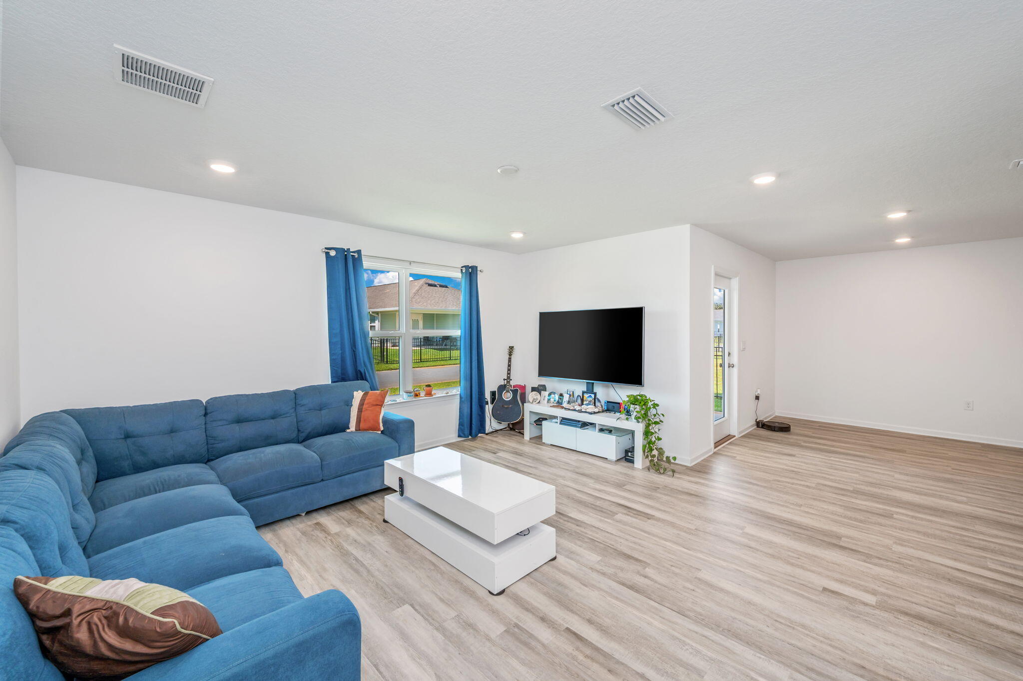 103 Riverwalk Circle Freeport, FL 32439 - Photo 7 of 40 7-web-or-mls-103-riverwalk-cir