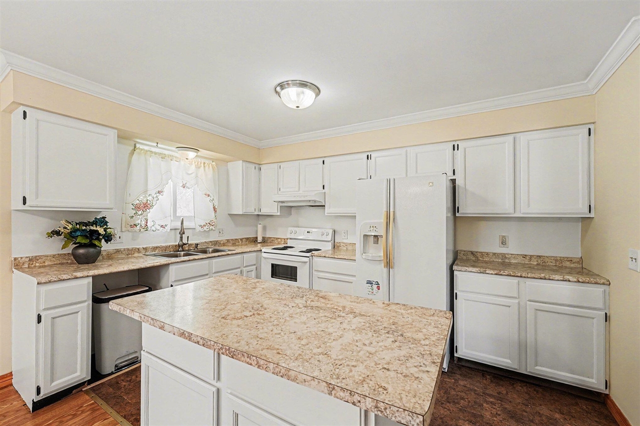 24213 Broadview Street Farmington Hills, MI 48336 - Photo 15 of 39