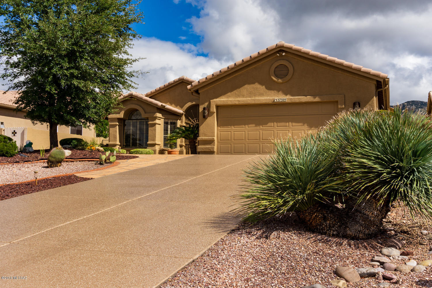 37305 South Ridgeview Boulevard Tucson, AZ 85739 - Photo 3 of 33