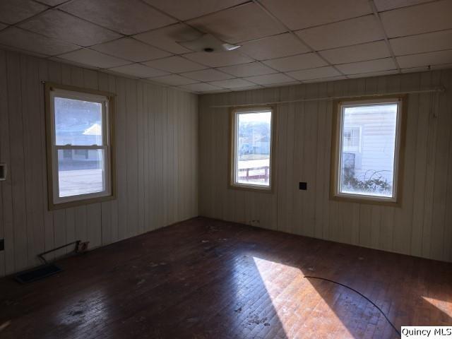 81 West 3rd Street Dallas City, IL 62330 - Photo 2 of 24