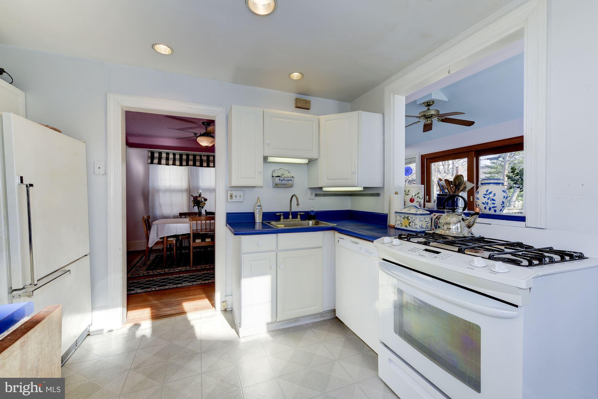 803 Philadelphia Avenue Silver Spring, MD 20910 - Photo 5 of 20