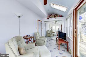 803 Philadelphia Avenue Silver Spring, MD 20910 - Photo 9 of 20