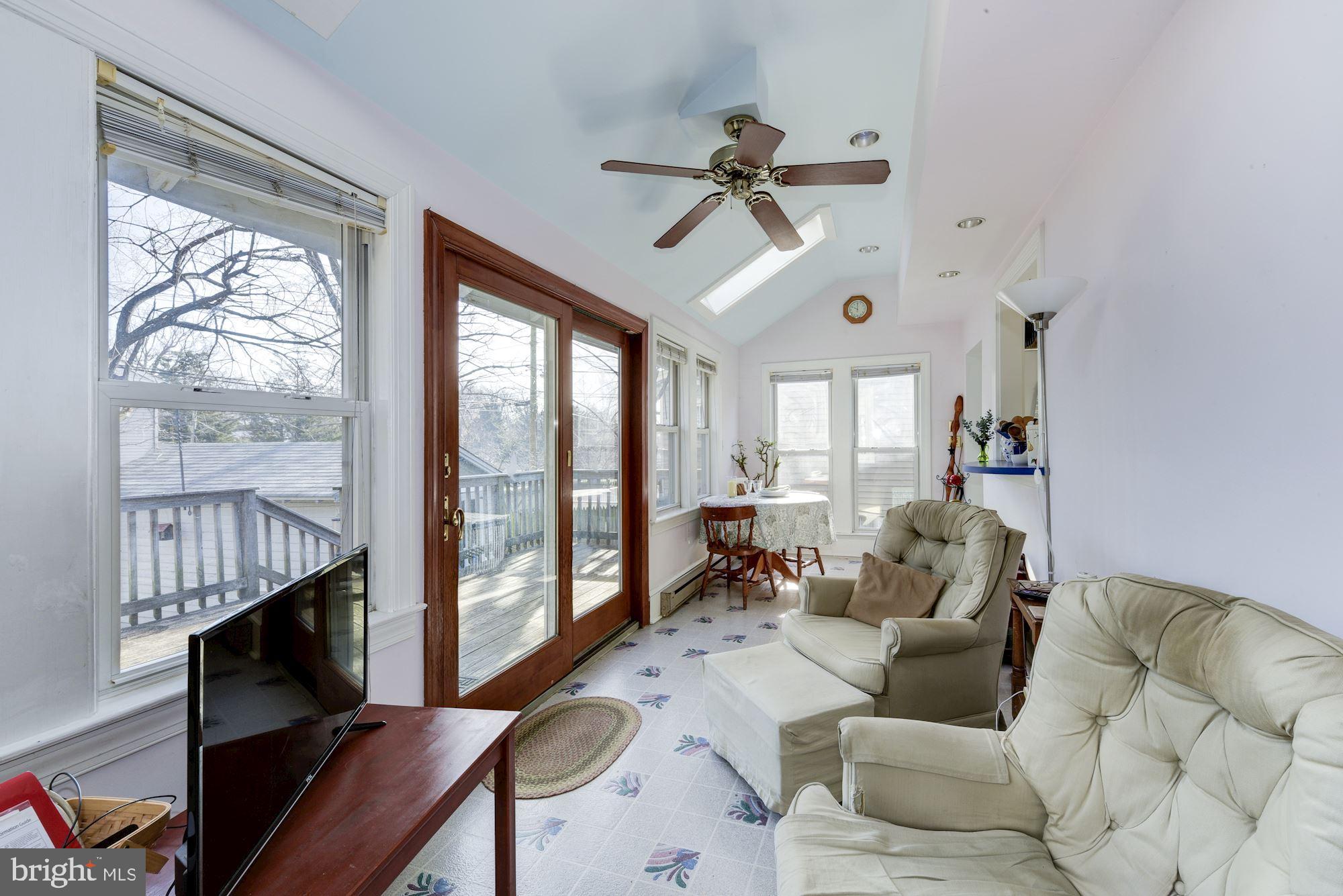 803 Philadelphia Avenue Silver Spring, MD 20910 - Photo 10 of 20