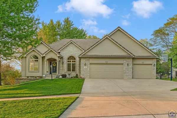 $498,900 | 5956 Southwest Clarion Lane, Topeka, KS 66610