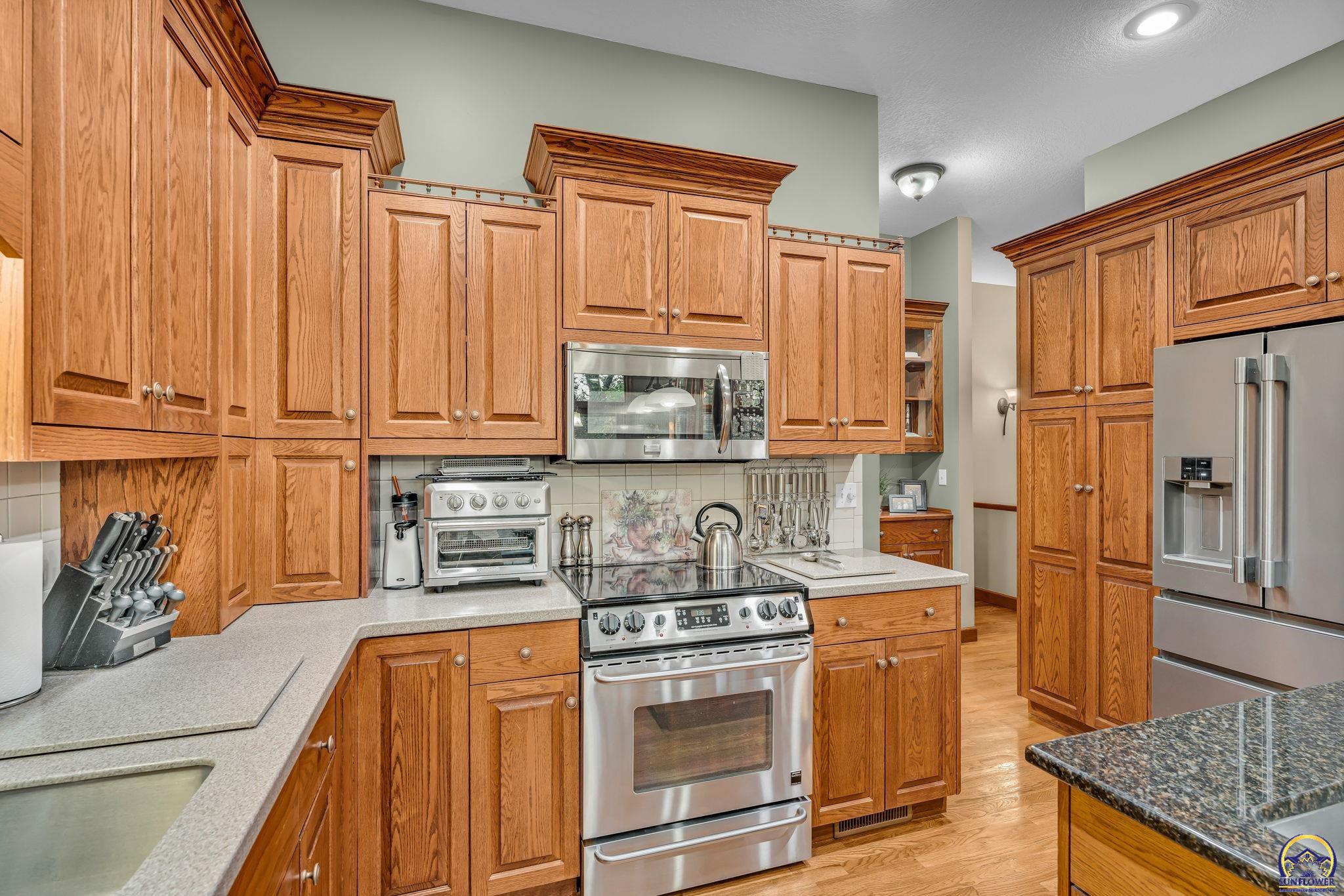5956 Southwest Clarion Lane Topeka, KS 66610 - Photo 19 of 69