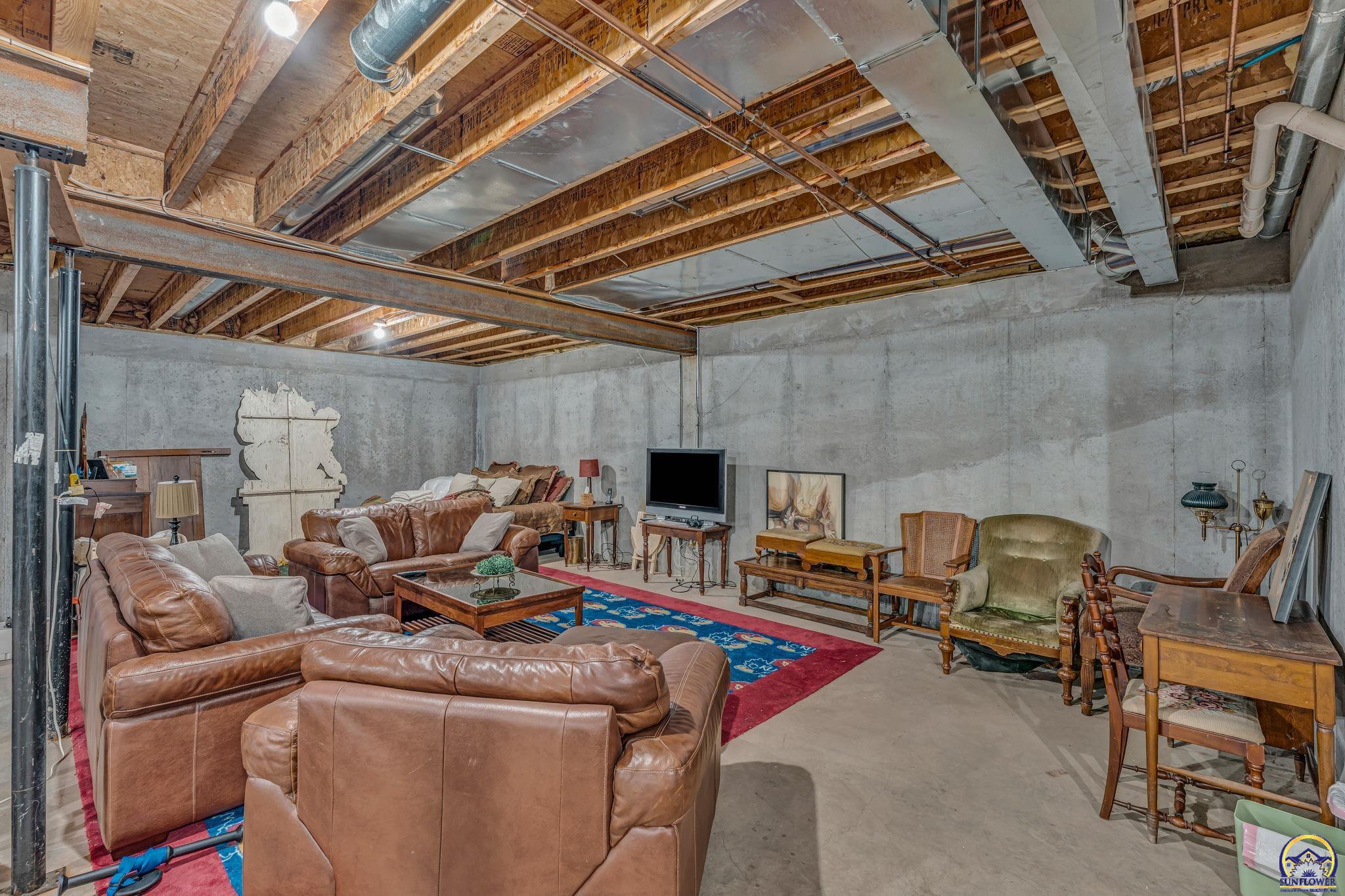 5956 Southwest Clarion Lane Topeka, KS 66610 - Photo 48 of 69