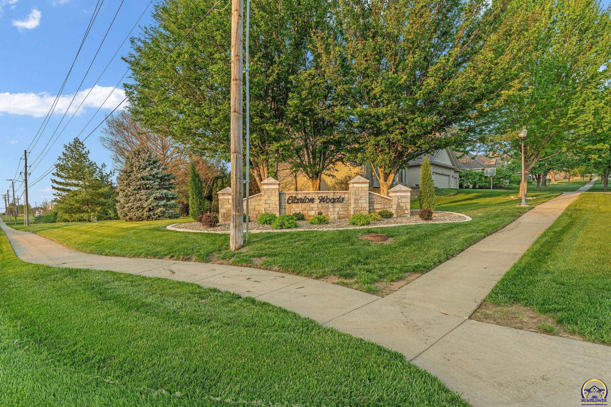 5956 Southwest Clarion Lane Topeka, KS 66610 - Photo 5 of 69
