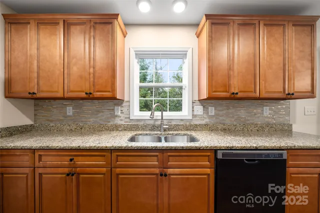 $445,000 | 105 Bluebell Ridge Lane, Weaverville, NC 28787