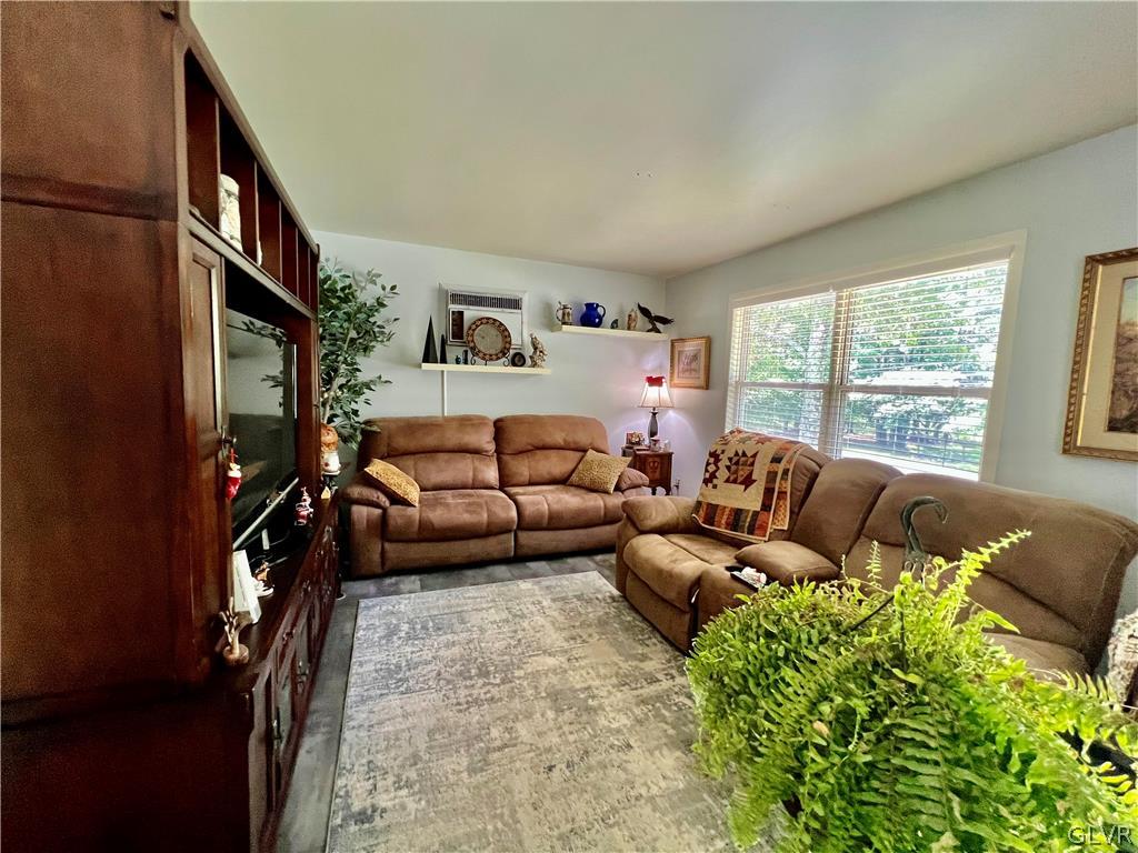 4651 Pine Ridge Drive West Bushkill, PA 18324 - Photo 4 of 22