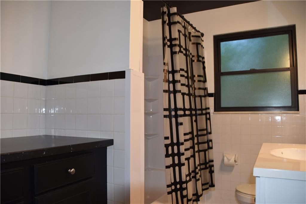 8674 Peebles Road Pittsburgh, PA 15237 - Photo 14 of 24