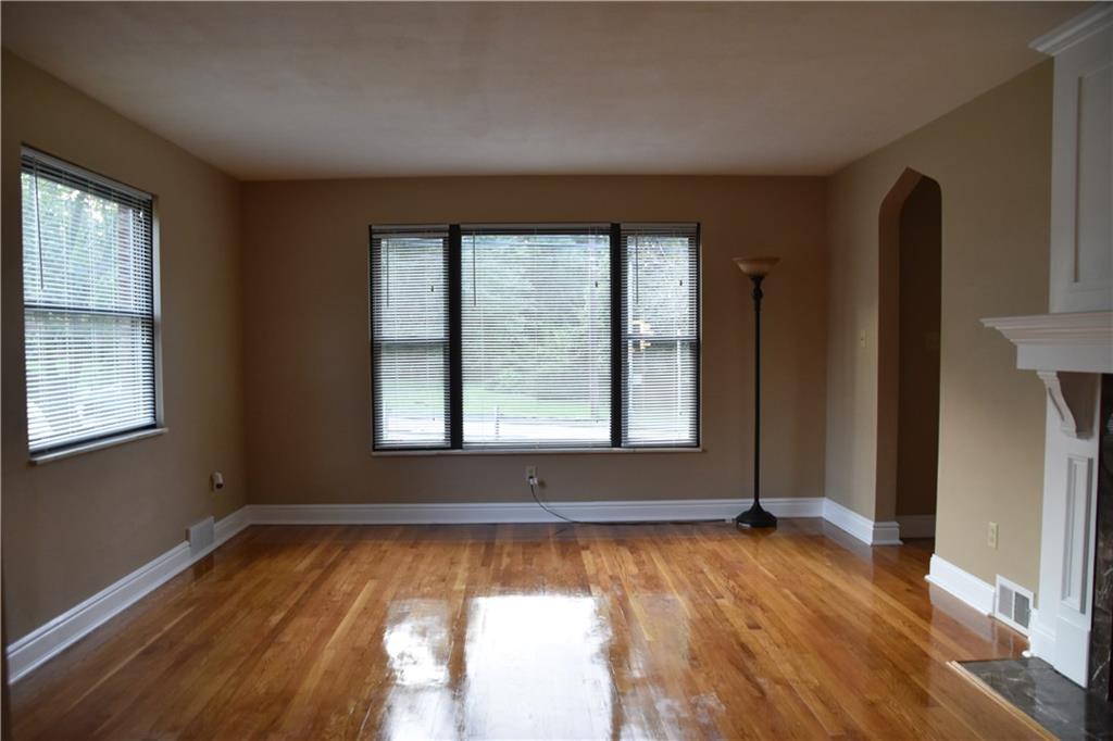 8674 Peebles Road Pittsburgh, PA 15237 - Photo 3 of 24