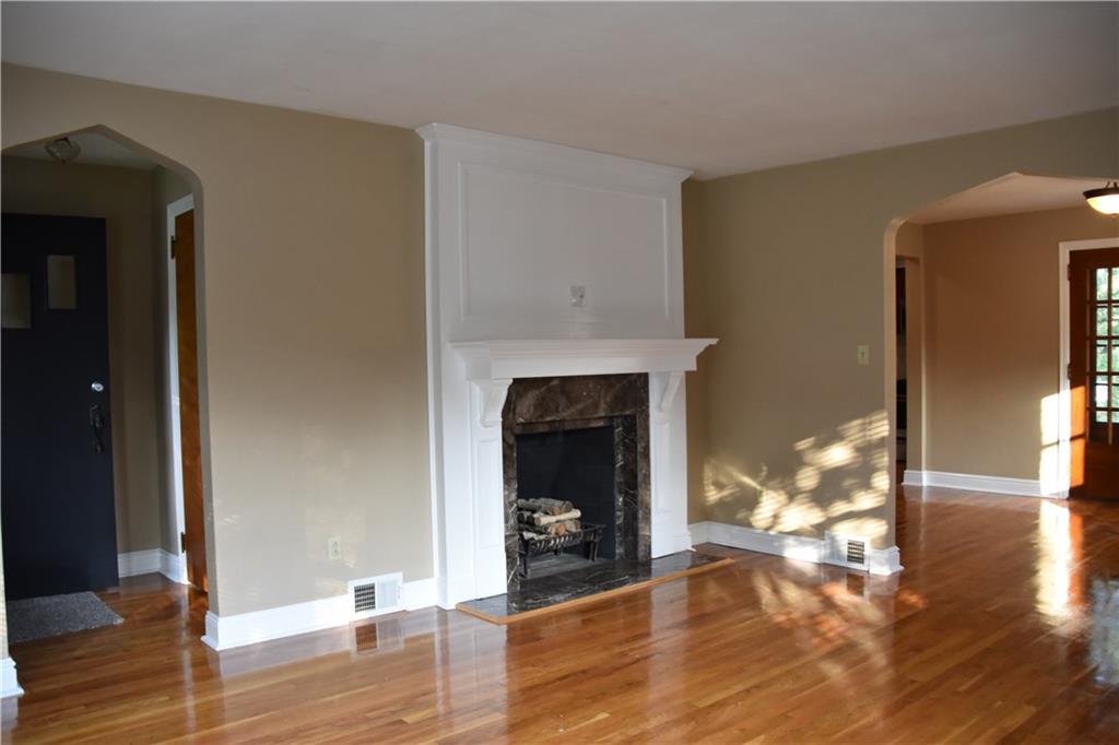 8674 Peebles Road Pittsburgh, PA 15237 - Photo 4 of 24