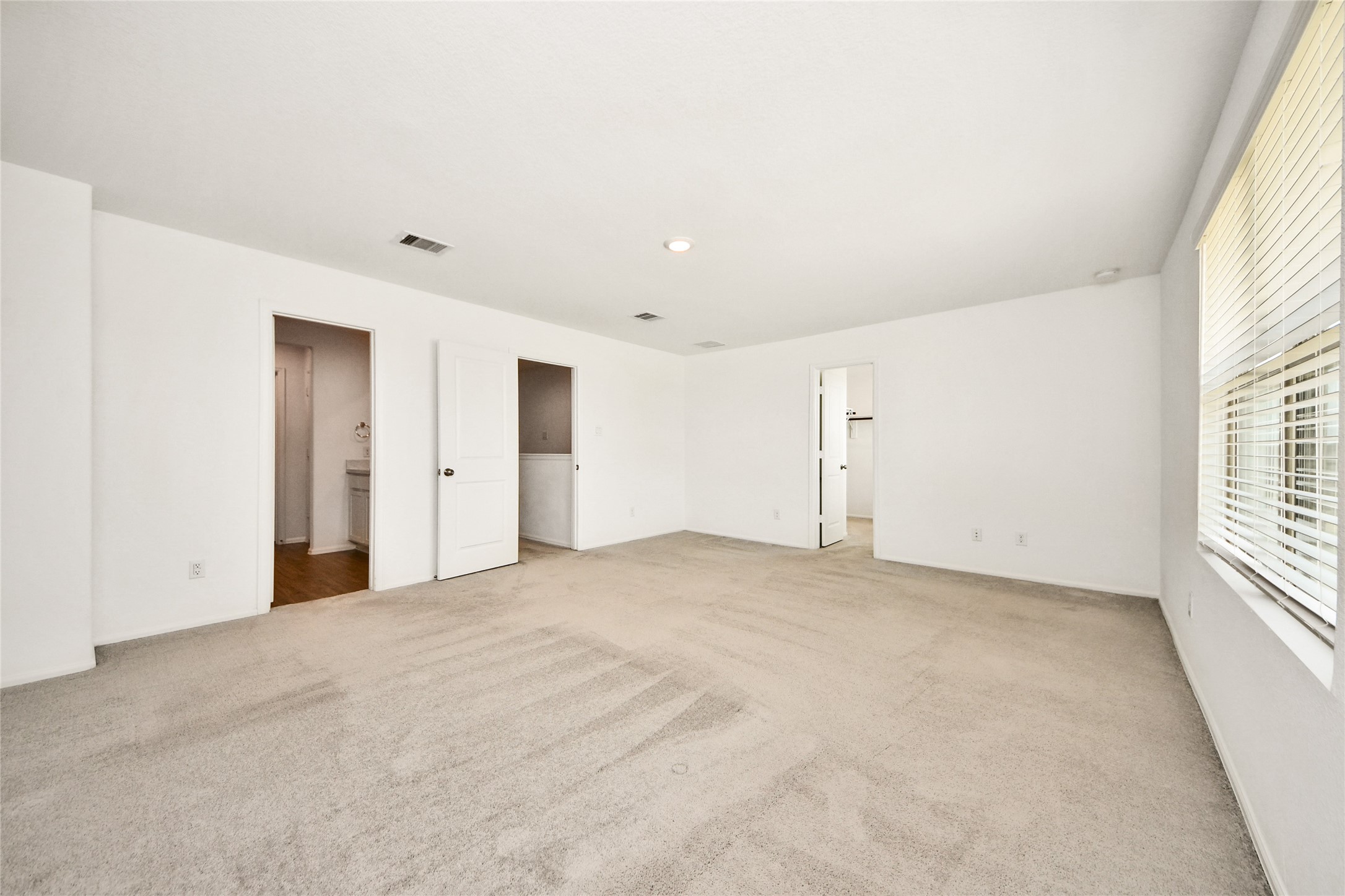 5011 Stratton Lane Rosharon, TX 77583 - Photo 16 of 38 a view of empty room with windows