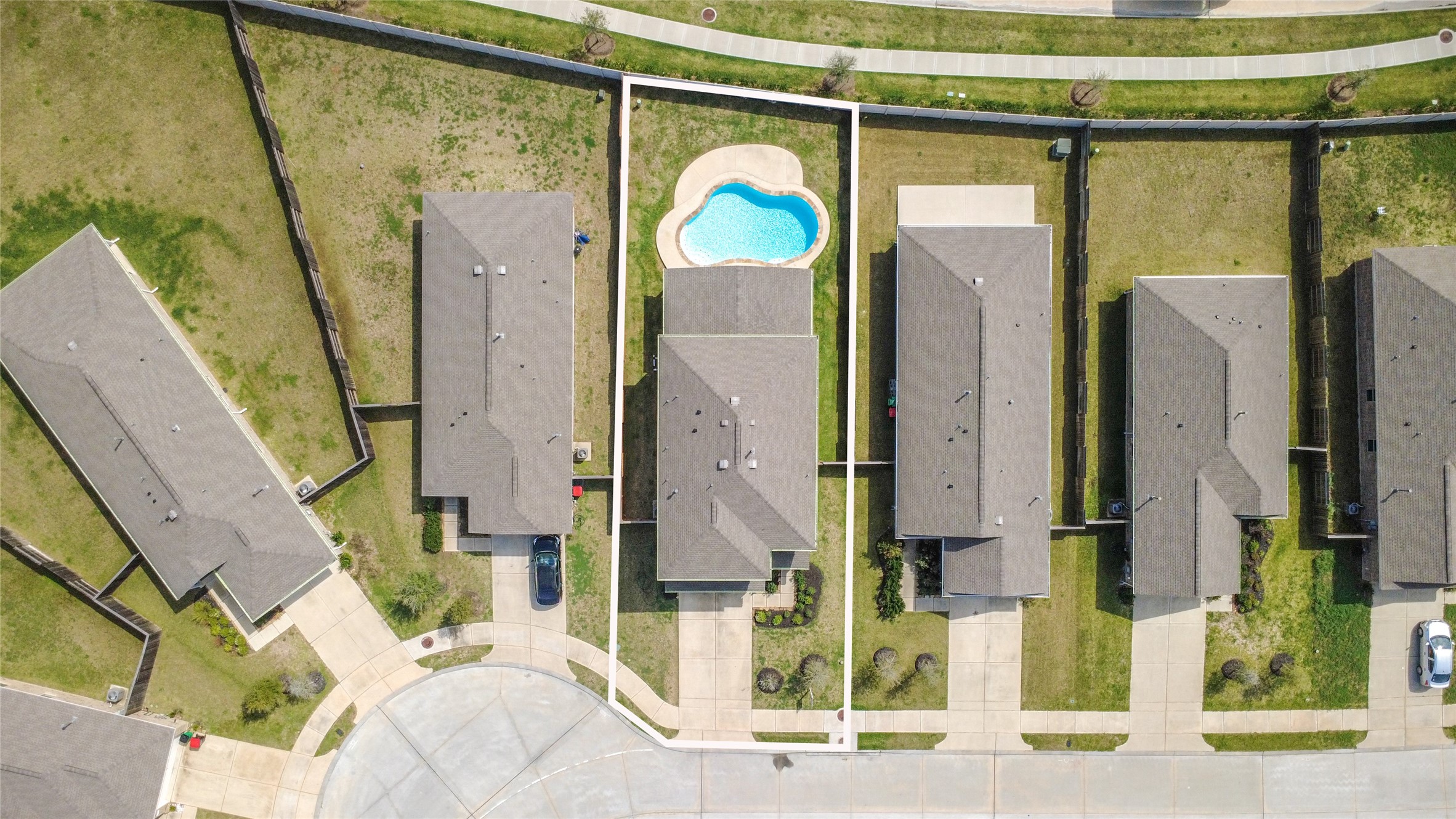 5011 Stratton Lane Rosharon, TX 77583 - Photo 35 of 38 a bathroom with a sink and glass door