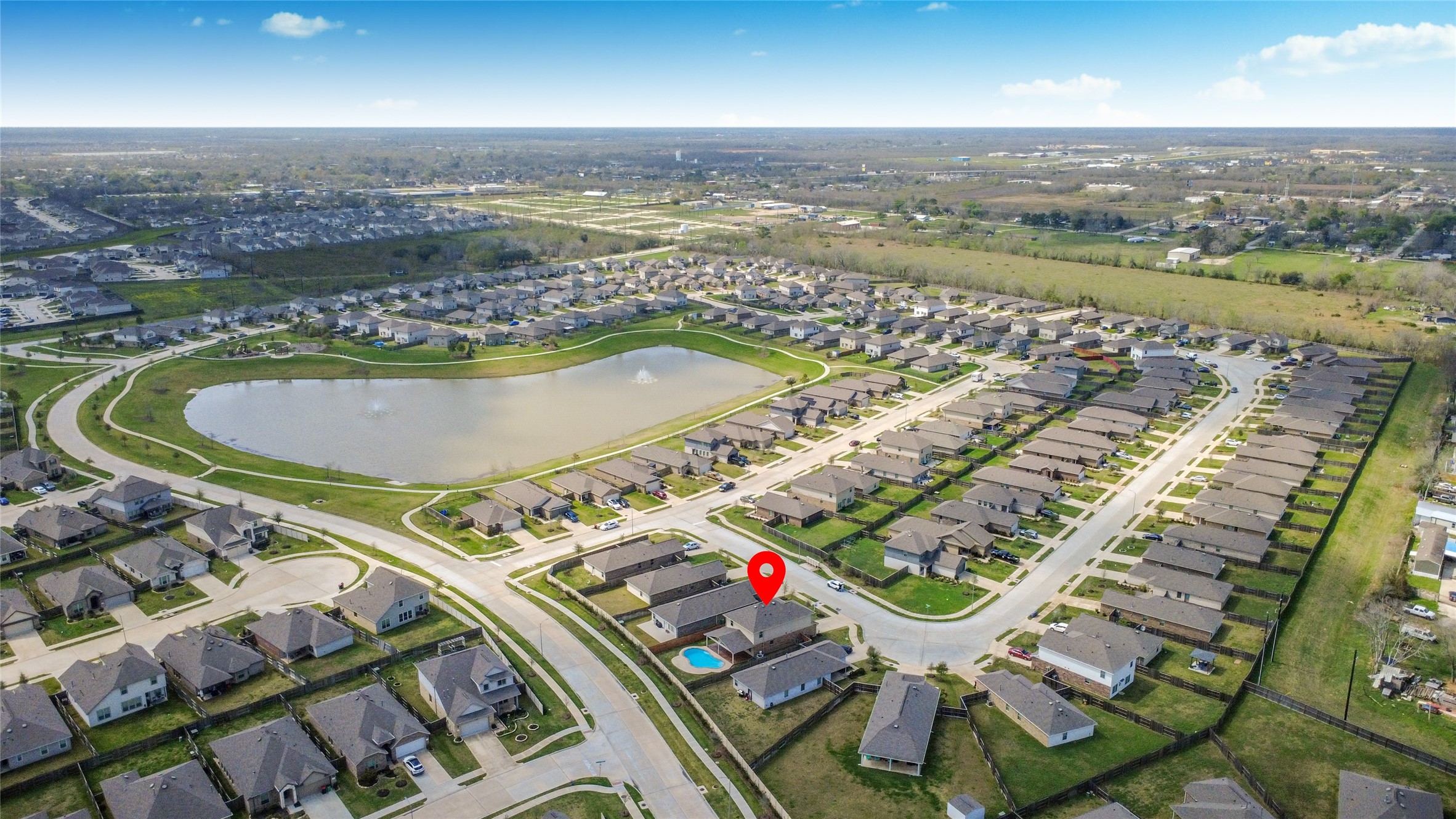 5011 Stratton Lane Rosharon, TX 77583 - Photo 37 of 38 an aerial view of swimming pool